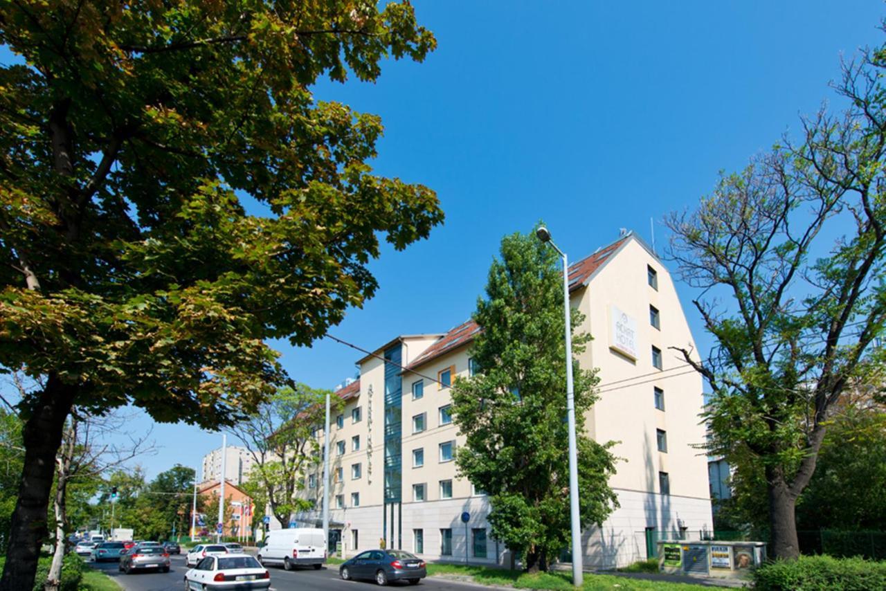 Achat Hotel Будапеща Екстериор снимка