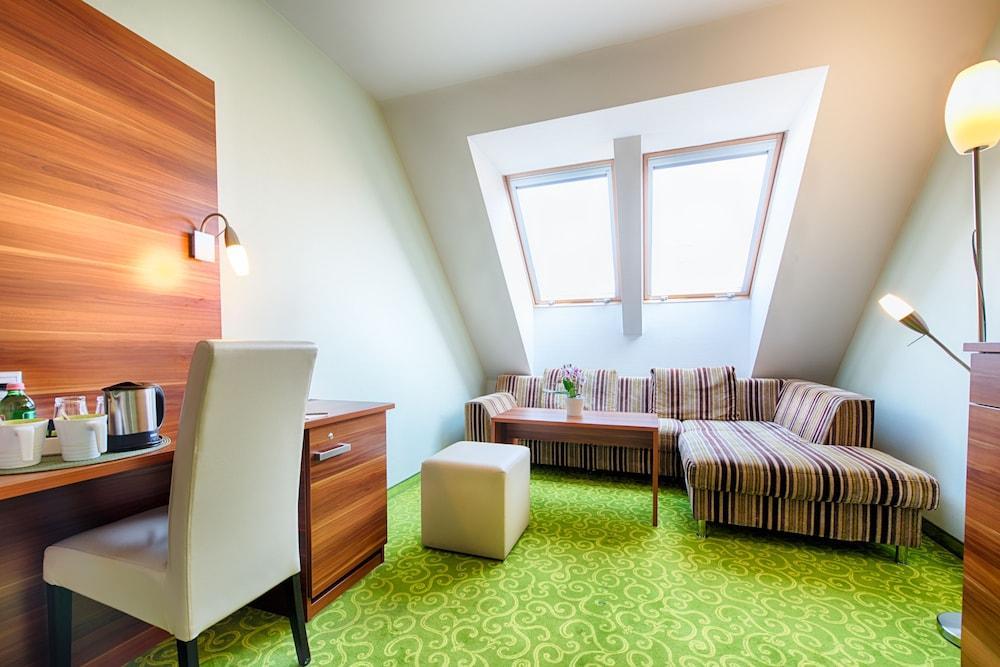 Achat Hotel Будапеща Екстериор снимка