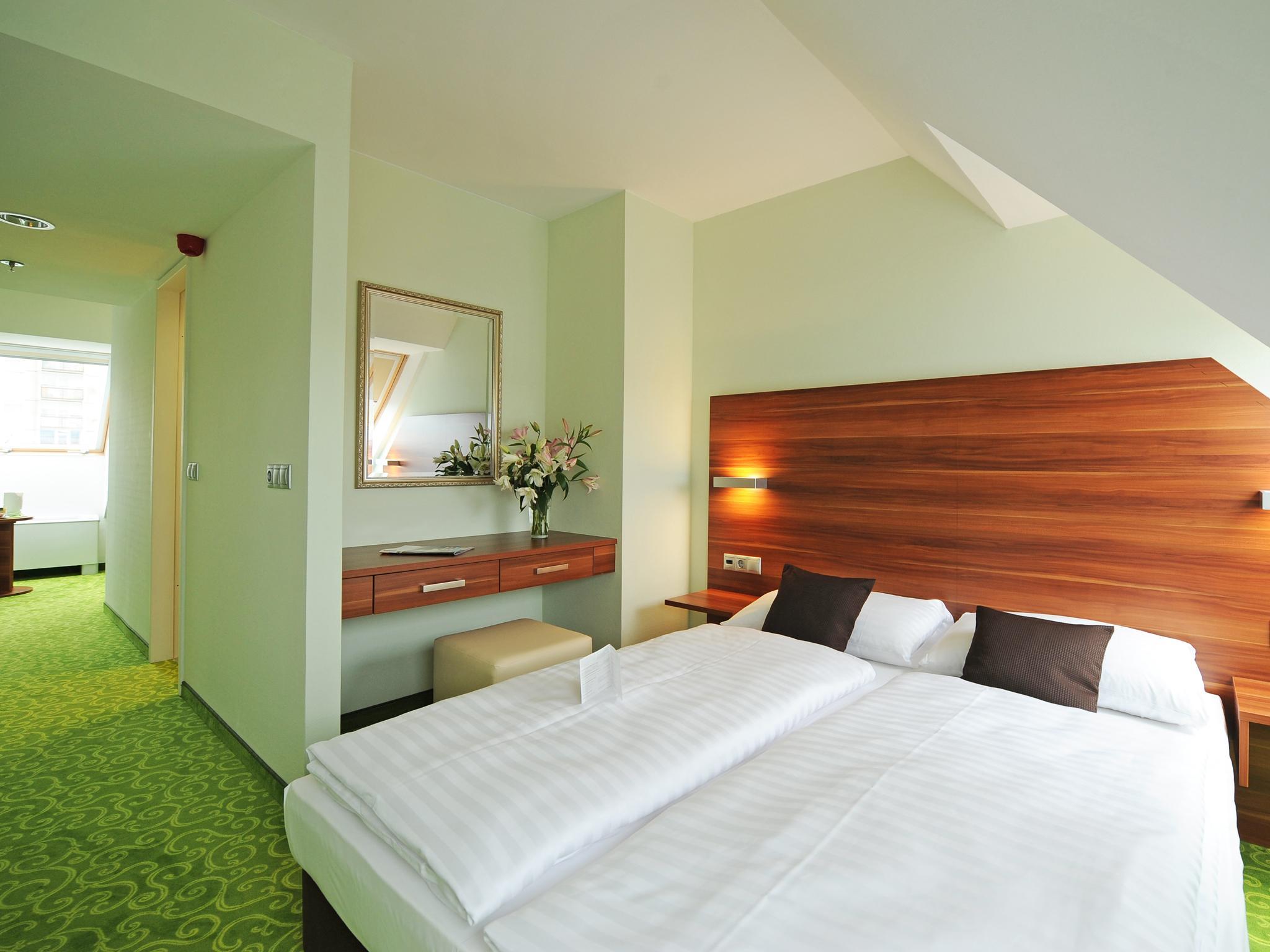 Achat Hotel Будапеща Екстериор снимка