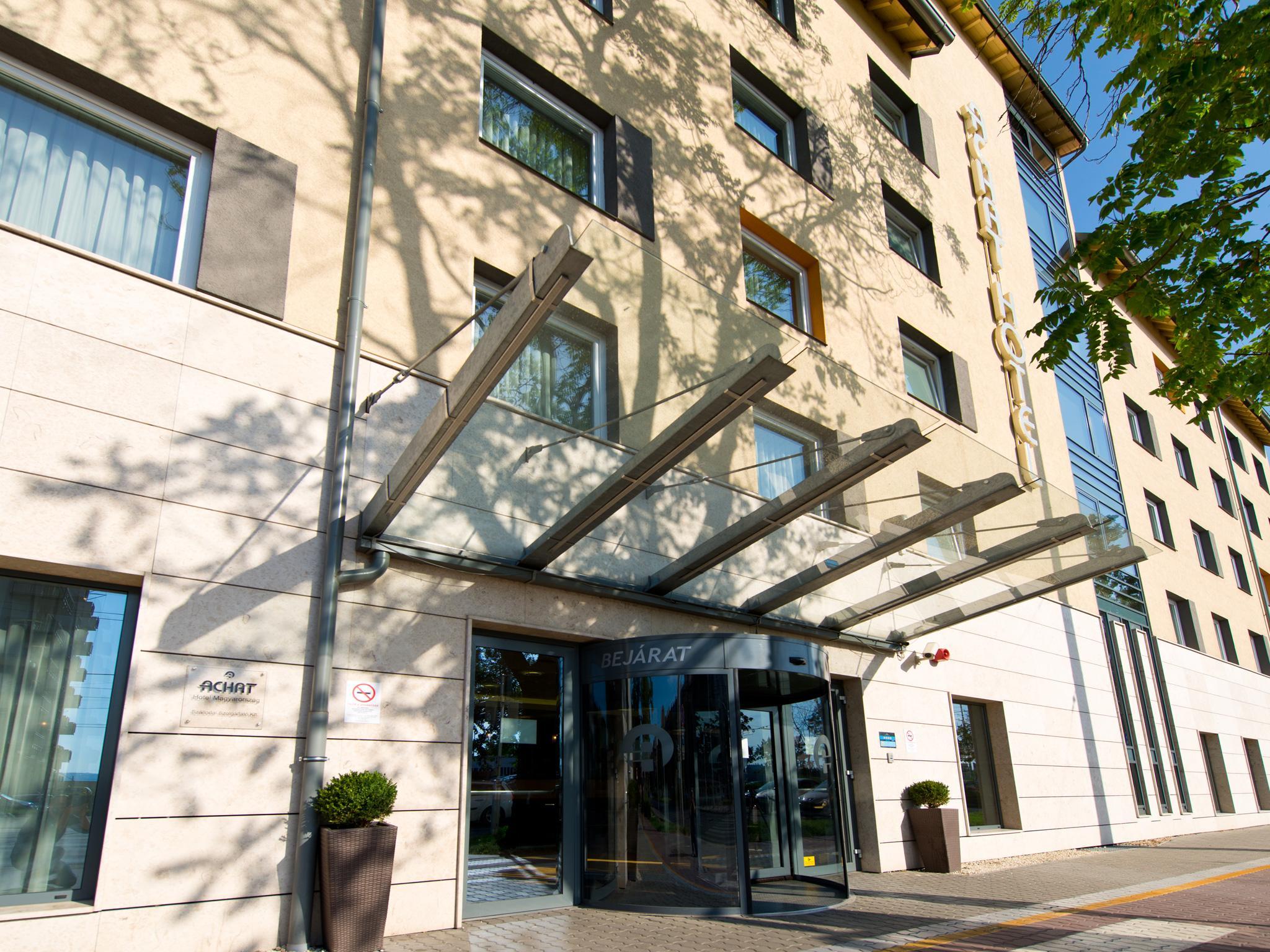 Achat Hotel Будапеща Екстериор снимка