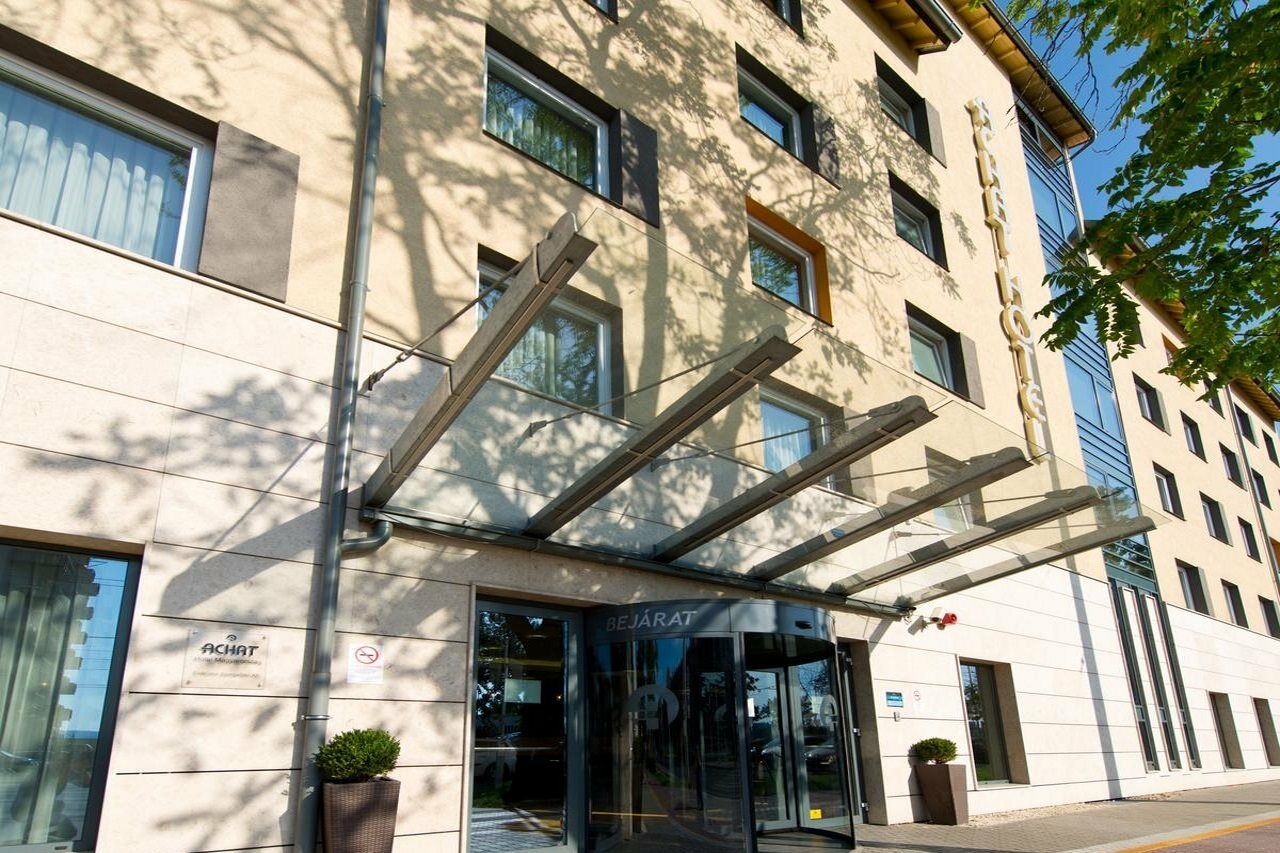 Achat Hotel Будапеща Екстериор снимка